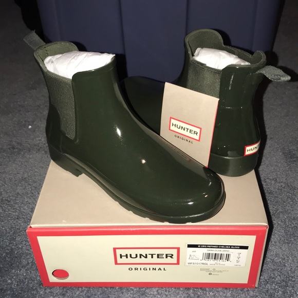 hunter chelsea boots olive green